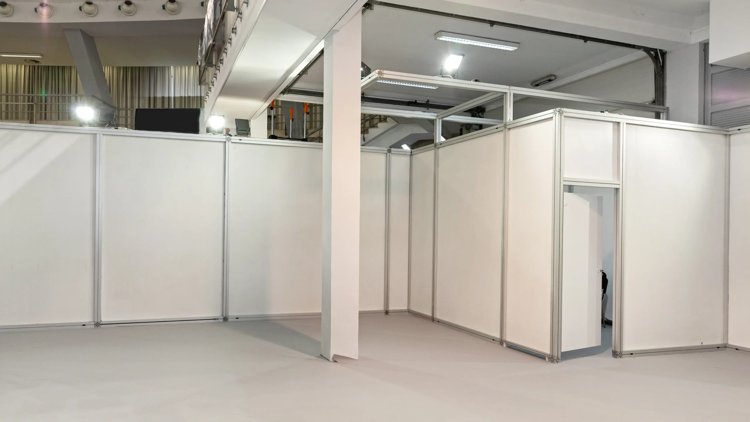construction containment walls
